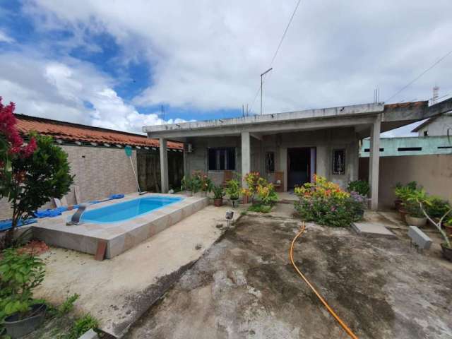 Linda Casa de 3 quartos à venda em Unamar-Cabo-Frio (condomínio Gravatá 2) Com áre total de: 400m2