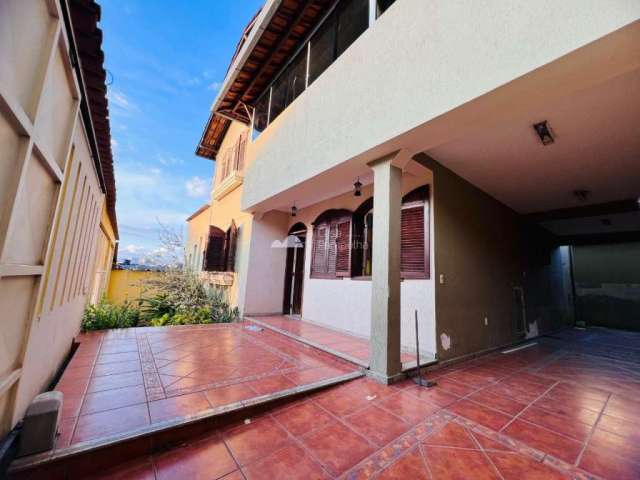 Casa com 4 quartos à venda na Vila Cloris, Belo Horizonte  por R$ 1.050.000