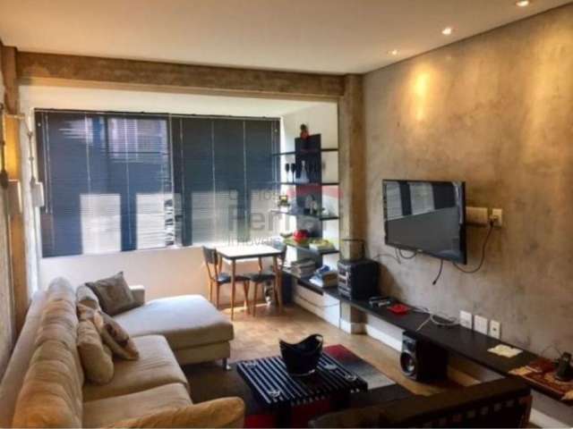 Apartamento  amplo totalmente reformado na Av. Angélica- SP