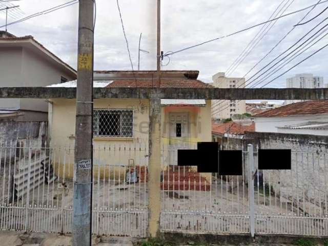 Casa Assobradada na Vila Mazzei precisa de reforma