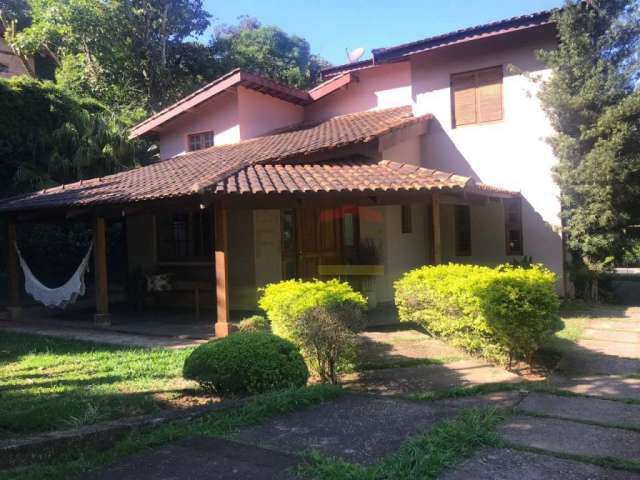 Casa à venda em condomínio fechado na Serra da Cantareira, estuda permuta e documentação em ordem!