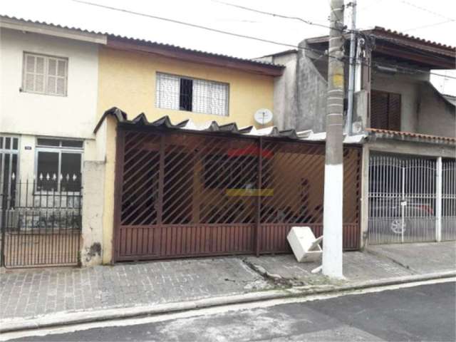 Sobrado 3 Dormitórios, 2 Banheiros, 2 Vagas com 150 m²