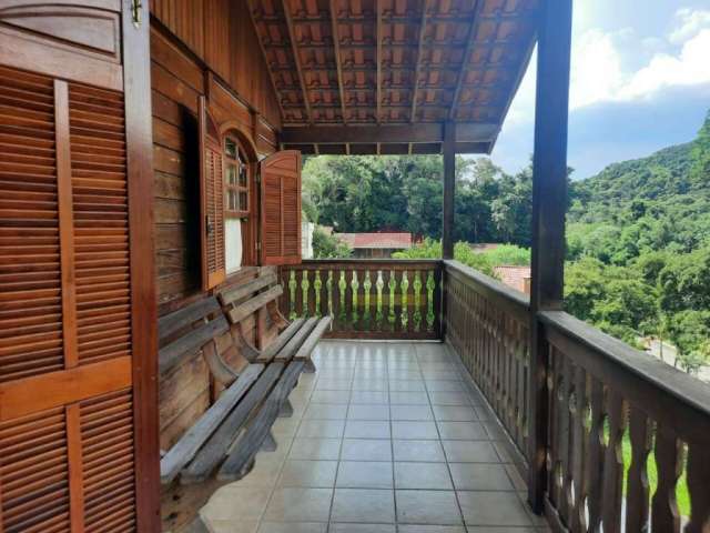 Casa no Alpes da Cantareira - 230,30 m2 - 6 vagas - Com vista espetacular