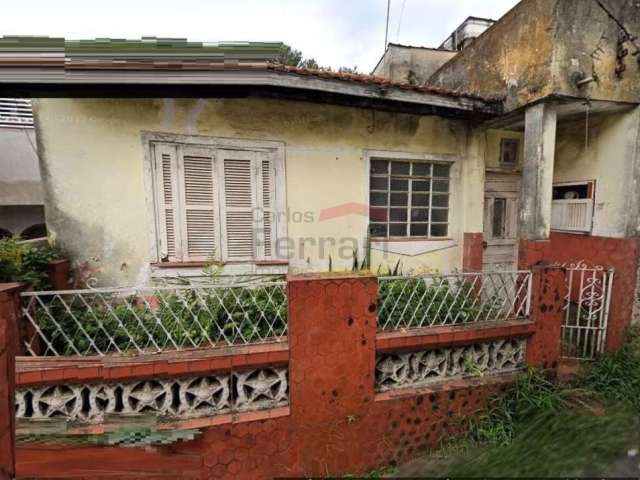 Terreno contendo uma casa térrea na região da vila medeiros