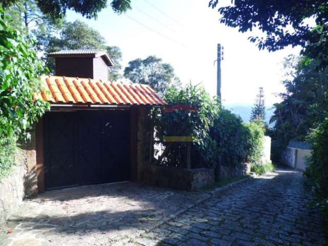 Magnífica casa térrea para locação na Serra da Cantareira.