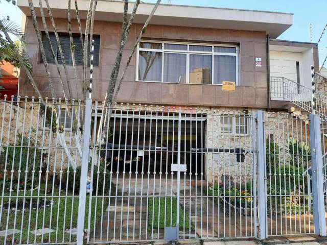 Casa Assobradada 3 dormitórios no Jardim França. 8 vagas.