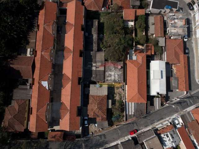 ÁREA COM MAIS DE 550m² NO HORTO