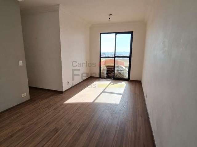 Apartamento no Lauzane, com 2 dormitórios, varanda, andar alto com vista livre para a Serra e 1 vaga