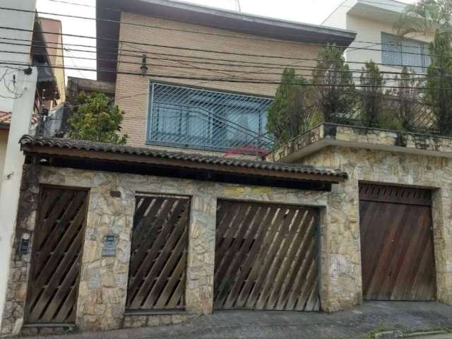 Casa Assobradada  à Venda no Jardim França com 3 dormitórios, 1 suíte, 3 vagas de garagem