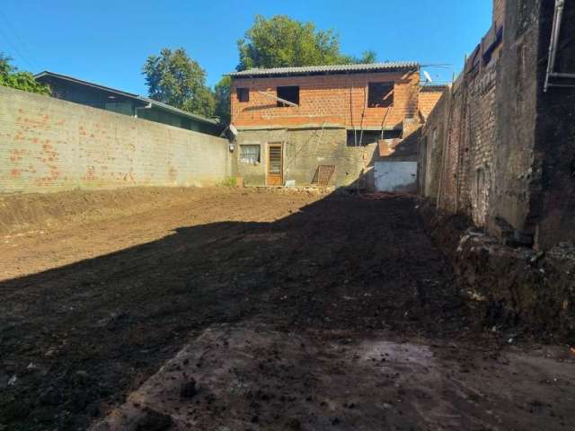 Terreno à venda no Cinqüentenário, Caxias do Sul  por R$ 850.000