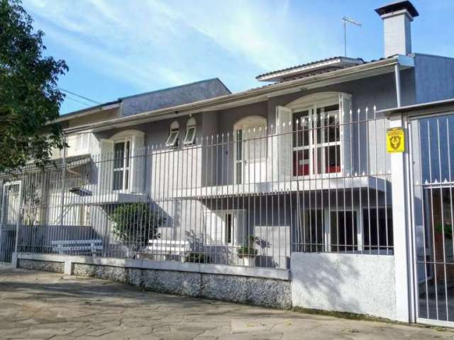 Casa com 5 quartos à venda no Desvio Rizzo, Caxias do Sul  por R$ 780.000