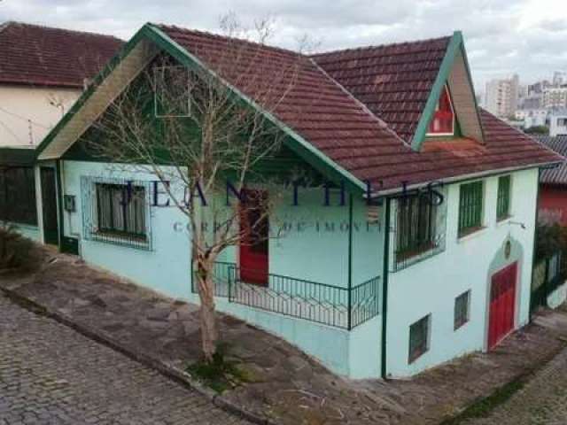 Casa com 5 quartos à venda no Centro, Caxias do Sul  por R$ 1.064.000