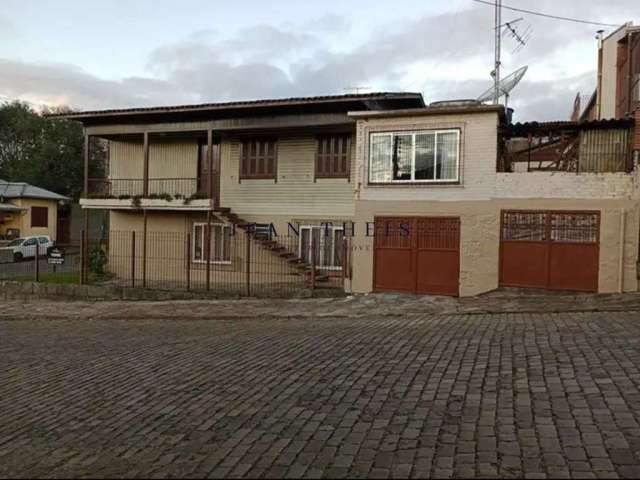 Casa com 6 quartos à venda na Nossa Senhora de Lourdes, Caxias do Sul  por R$ 800.000