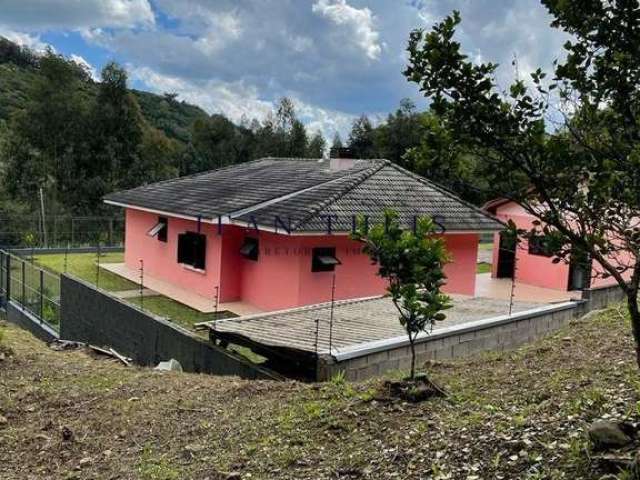 Terreno à venda na Linha 30, Farroupilha  por R$ 980.000