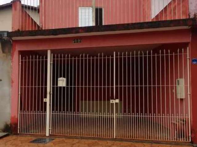 Casa à Venda em Caieiras, com 3 Quartos, 1 banheiro e 2 Vagas de Garagem