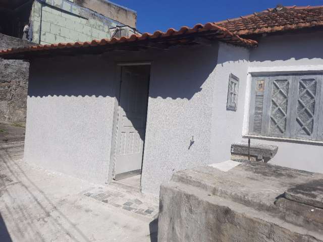 Casa com 2 quartos para alugar na RUA DOUTOR CAMARA COUTINHO, 210, Barreto, São Gonçalo, 70 m2 por R$ 850