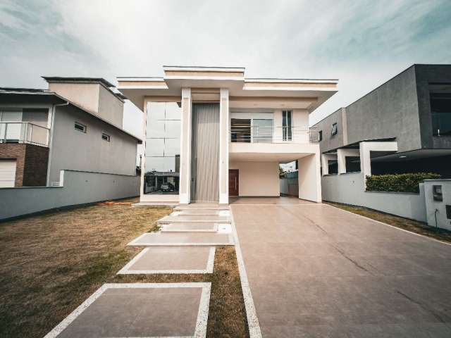 Casa para Venda em Florianópolis, São João do Rio Vermelho. 4 dorm sendo 3 suítes, 3 banheiros, 2 vagas