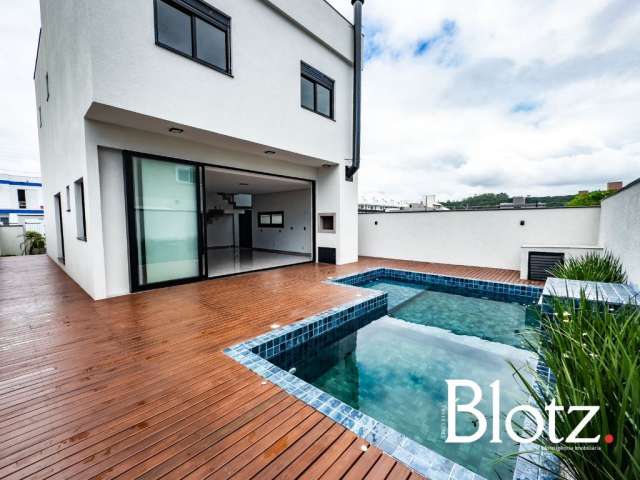 Casa moderna com 3 suítes, piscina e acabamentos de alto padrão