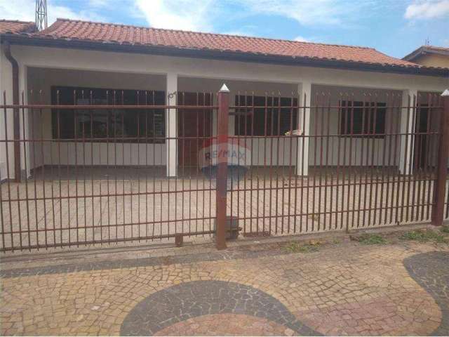 Casa com 3 dormitórios à venda, 140 m² por R$ 630.000,00 - Parque Cecap - Valinhos/SP