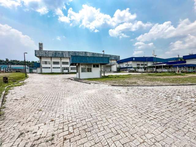 Galpão de 3400m² com Docas e patio para carretas no Distrito industrial