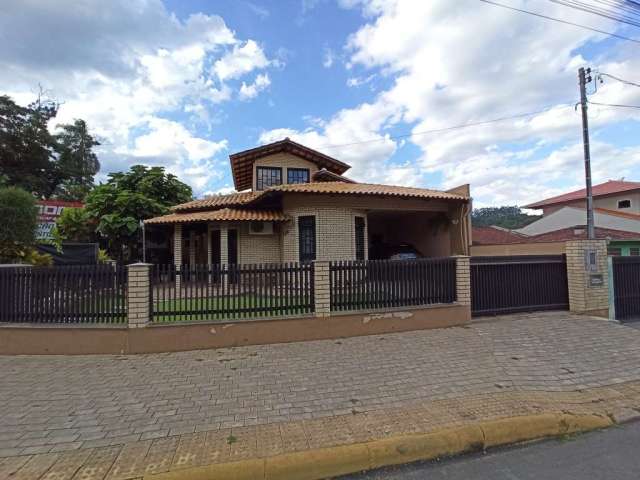 Casa com 3 quartos à venda na Barra do Rio Cerro, Jaraguá do Sul , 151 m2 por R$ 1.100.000