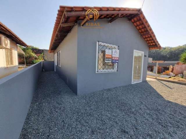 Casa com 2 quartos para alugar no Tifa Martins, Jaraguá do Sul , 60 m2 por R$ 1.800
