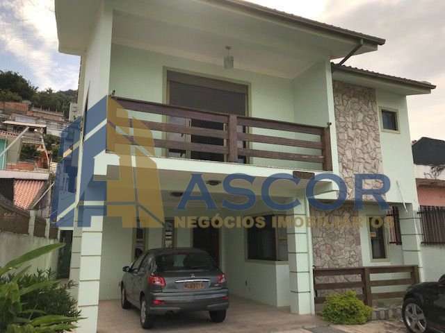 Casa com 4 quartos à venda na Avenida Governador Jorge Lacerda, --, Costeira do Pirajubaé, Florianópolis por R$ 1.190.000