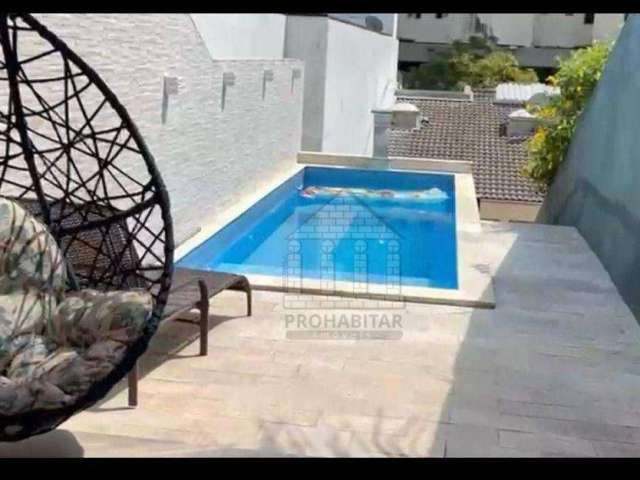 Sobrado com Piscina e 03 dormitórios.