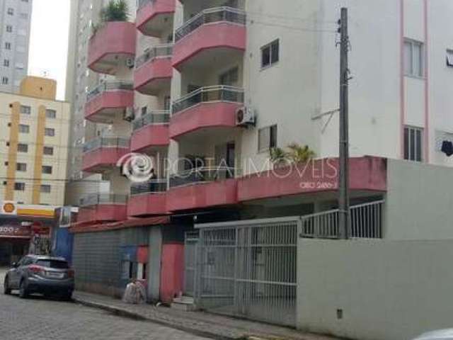 Apartamento na quadra do mar para alugar na temporada