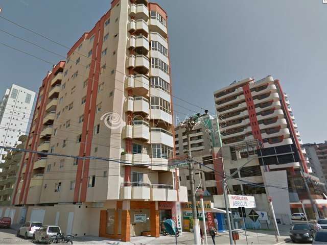 Apartamento de frente para Avenida em Meia Praia Itapema