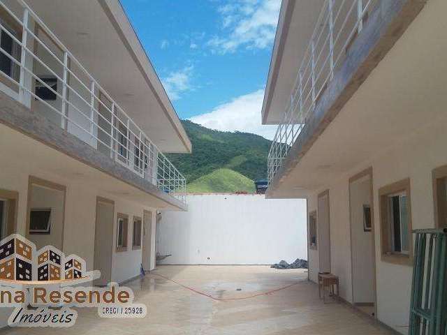 Casa em condomínio fechado com 1 quarto à venda em Maranduba, Ubatuba  por R$ 265.000