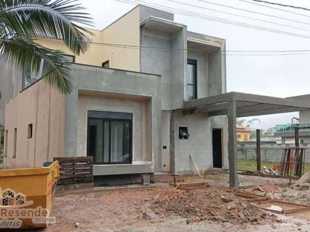 Casa em condomínio fechado com 4 quartos à venda na Praia da Lagoinha, Ubatuba  por R$ 1.800.000