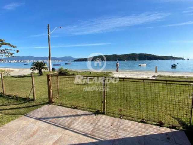 Casa frente mar em porto belo, Centro, Porto Belo - SC