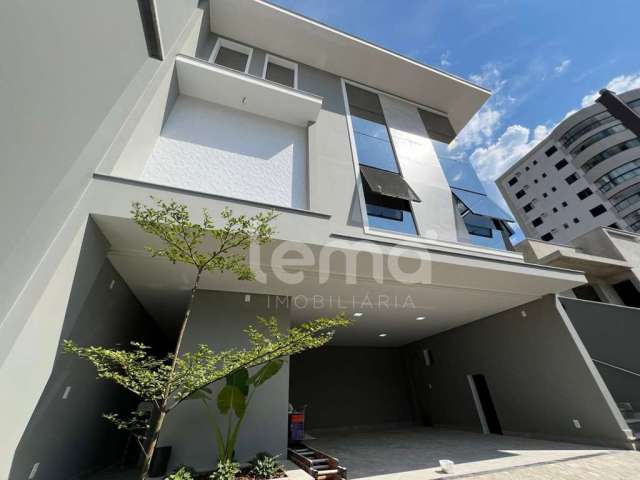 Casa com 3 quartos à venda na Vila Nova, Blumenau , 300 m2 por R$ 2.800.000