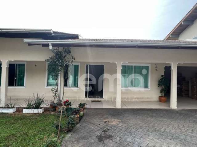 Casa com 4 quartos à venda na Escola Agrícola, Blumenau , 270 m2 por R$ 1.330.000