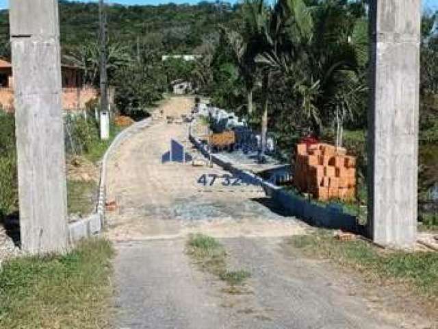 Sitio com saida para a BR 101 em Balneario Picarras