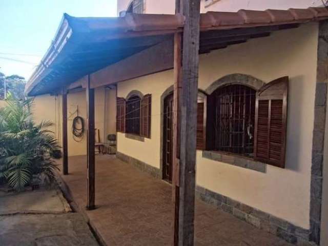 Casa com 4 quartos à venda na Candelária, Belo Horizonte , 266 m2 por R$ 900.000