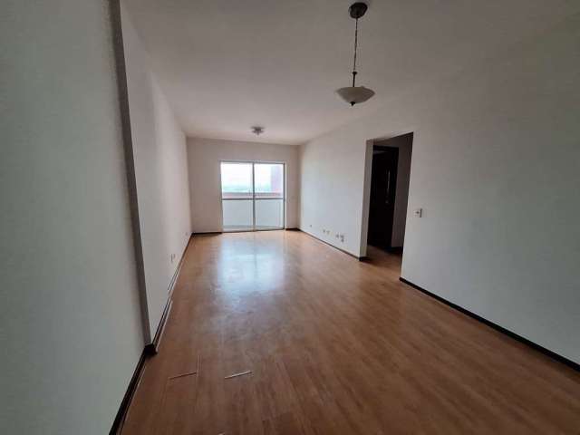 Apartamento com 3 quartos  para alugar, 136.00 m2 por R$2400.00  - Agua Verde - Curitiba/PR