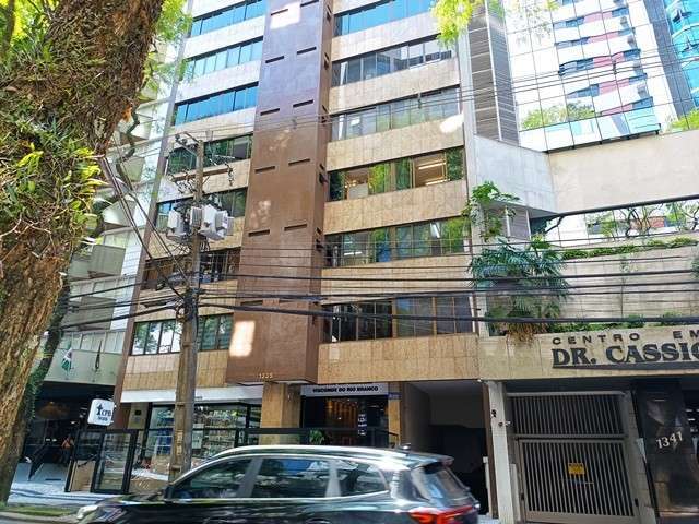 Cjto Comercial/Sala à venda, 61.40 m2 por R$295000.00  - Centro - Curitiba/PR