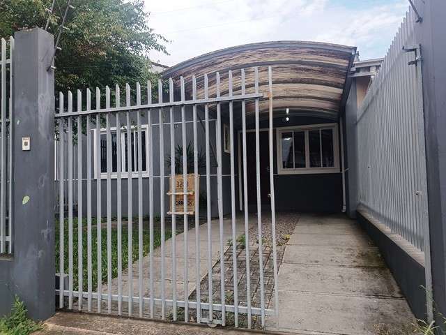 Casa Residencial com 3 quartos  para alugar, 97.20 m2 por R$2400.00  - Boqueirao - Curitiba/PR