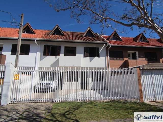 Sobrado com 3 quartos  para alugar, 135.00 m2 por R$3350.00  - Santa Quiteria - Curitiba/PR