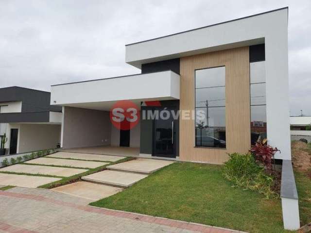 Excelente casa no condomínio Laguna, com 3 quartos, 3 suítes, master com closet, lavabo, sala P.D. duplo, cozinha conjugada, área gourmet com churrasqueira, piscina