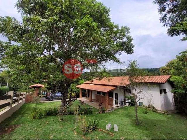 Casa em condomínio  para venda com 3 quartos, 379m²