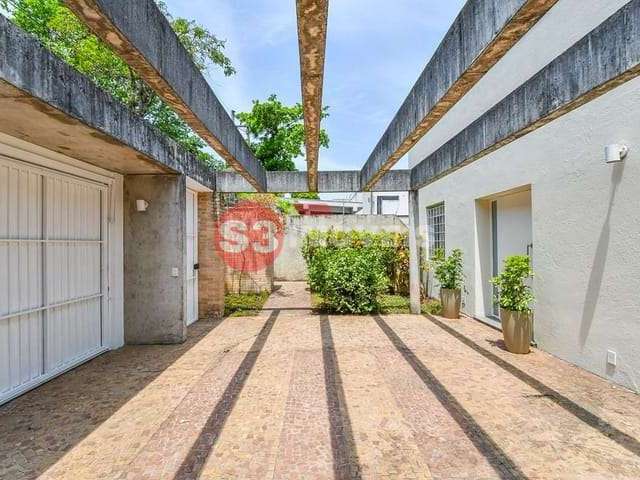 Casa tipo  para venda com 4 quartos, 231m²