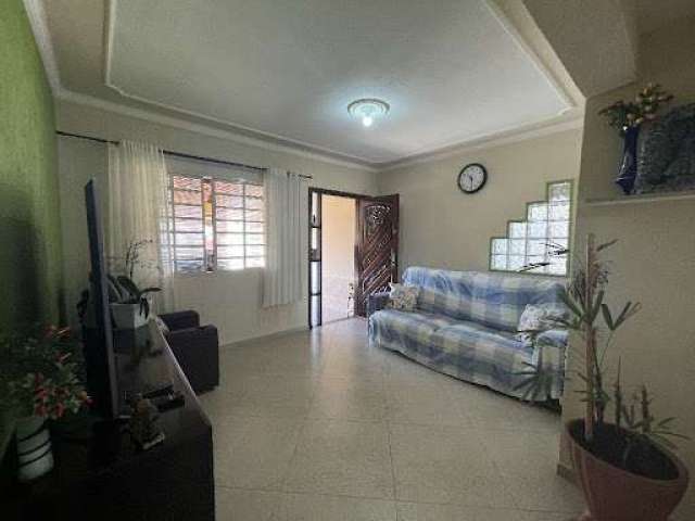 Casa com 3 dormitórios à venda, 170 m² por R$ 560.000,00 - Vila Nova Botucatu - Botucatu/SP