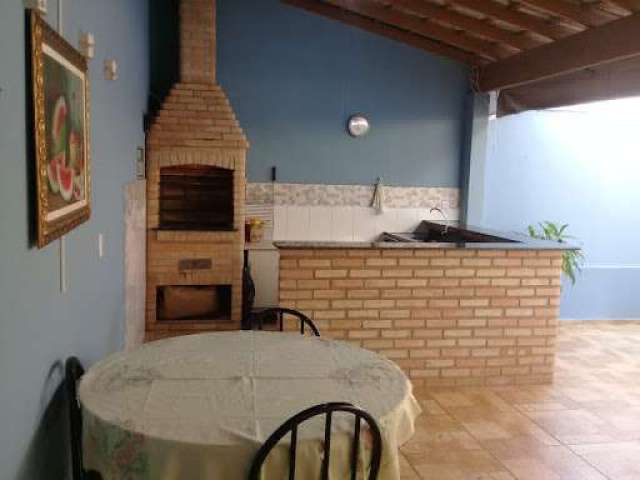 Casa com 3 dormitórios à venda, 180 m² por R$ 527.000,00 - Jd Livia 1 - Botucatu/SP