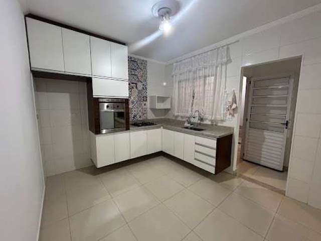 Sobrado com 2 dormitórios à venda, 80 m² por R$ 300.000,00 - Centro - Botucatu/SP