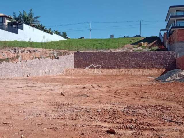 Terreno 1200 metros com terraplanagem e arrimo ja prontos à Venda em condominio