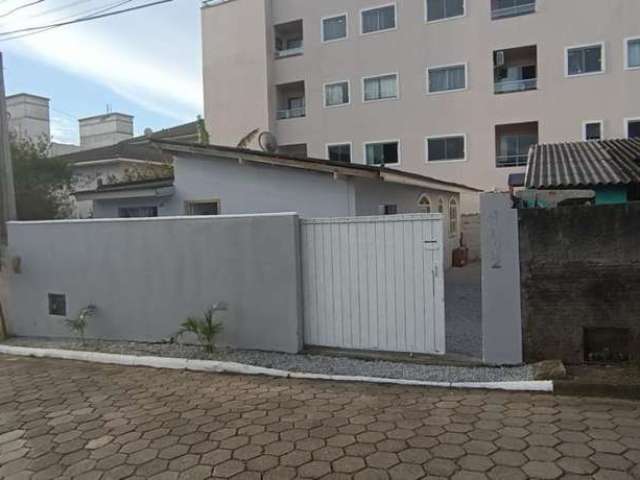 Casa para Venda em Palhoça, Alto aririu, 3 dormitórios, 2 banheiros, 1 vaga