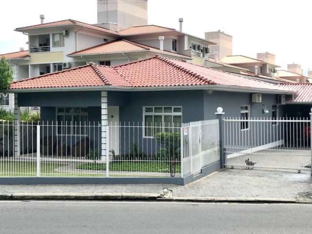 Casa para Venda em Florianópolis, Canasvieiras, 6 dormitórios, 2 suítes, 2 banheiros, 3 vagas